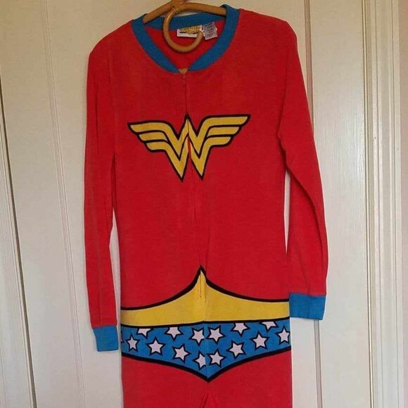 DC Comics Wonder Woman Footed pajama one piece size L - Picture 1 of 6